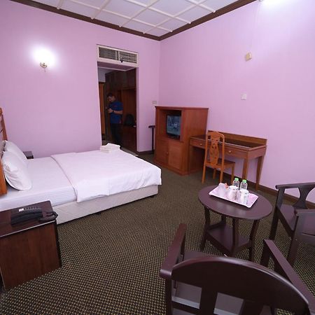 Kesedar Hotel Travel & Tours Sdn Bhd 话毛生 外观 照片
