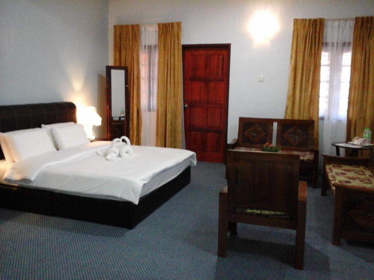 Kesedar Hotel Travel & Tours Sdn Bhd 话毛生 外观 照片